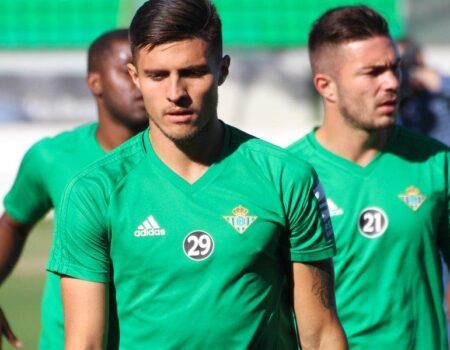 Juanjo Narváez puede ir cedido al Córdoba si el club blanquiverde solventa su caos accionarial