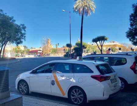 La Policía detecta nuevos casos de intrusismo en el Taxi e irregularidades en los VTC