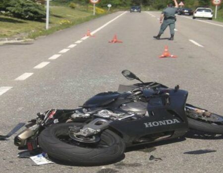 La Guardia Civil investiga a dos autoescuelas por expedir carnets fraudulentos para conducir motocicletas de gran cilindrada