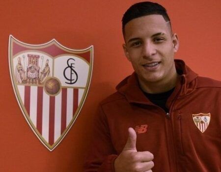 Arana entra en la lista de convocados del Sevilla FC, en la que no está Escudero