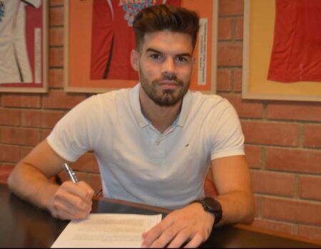 El central Carlos Blanco, ex del Barça y la Juve, llega cedido por el Nàstic al Betis B