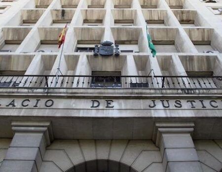 Aplazado el juicio contra el profesor acusado de abusar sexualmente de una alumna