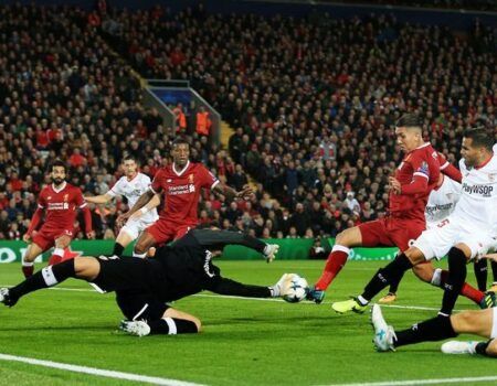 El United sube a 100 euros los precios de las entradas para los sevillistas en Old Trafford