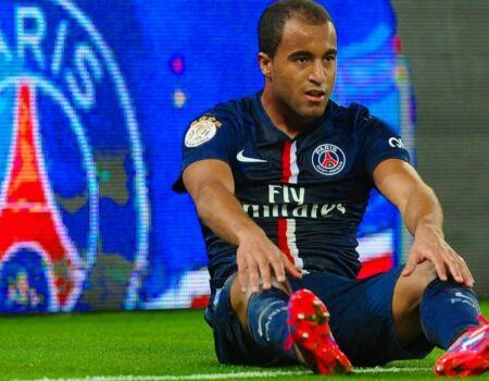 «La oferta de 30 millones por Lucas Moura es en Betiscoins»