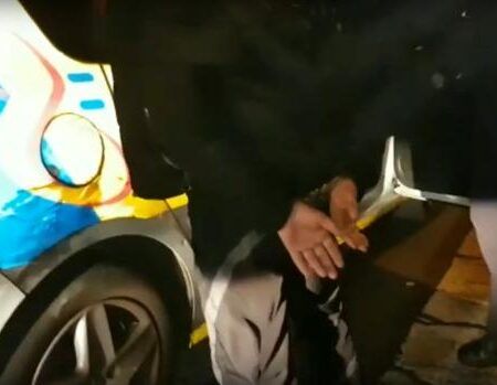 Detenido en el Parque Alcosa por amenazar con un cuchillo a su mujer y sus dos hijos menores