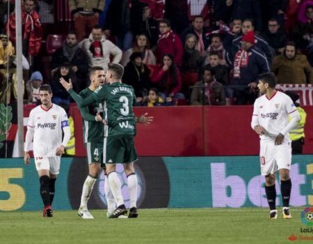 El Betis es el cuarto mejor equipo de la Liga en las cuatro últimas jornadas y el Sevilla, el cuarto peor