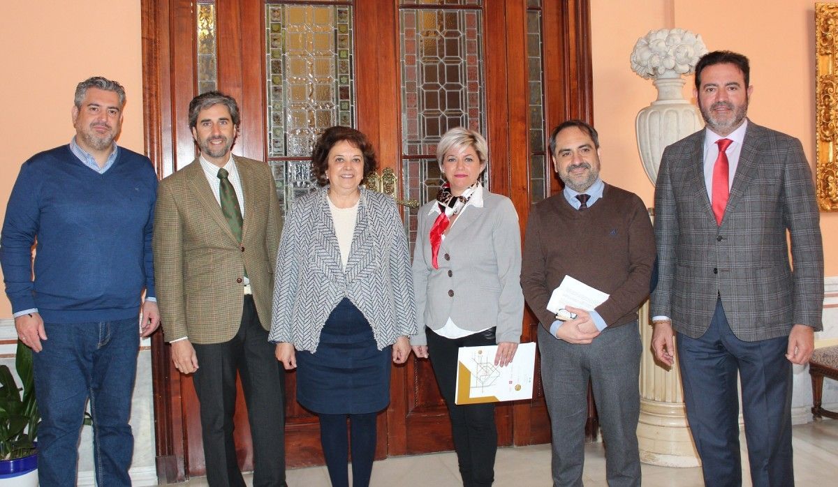 El Ayuntamiento de Sevilla ha decidido apostar por el sector de la moda y la belleza como "fuente de riqueza" para Sevilla