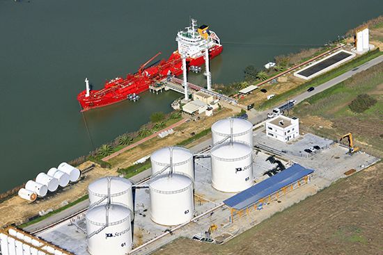 El tráfico de graneles líquidos ha experimentando una subida del 84 por ciento en 2017