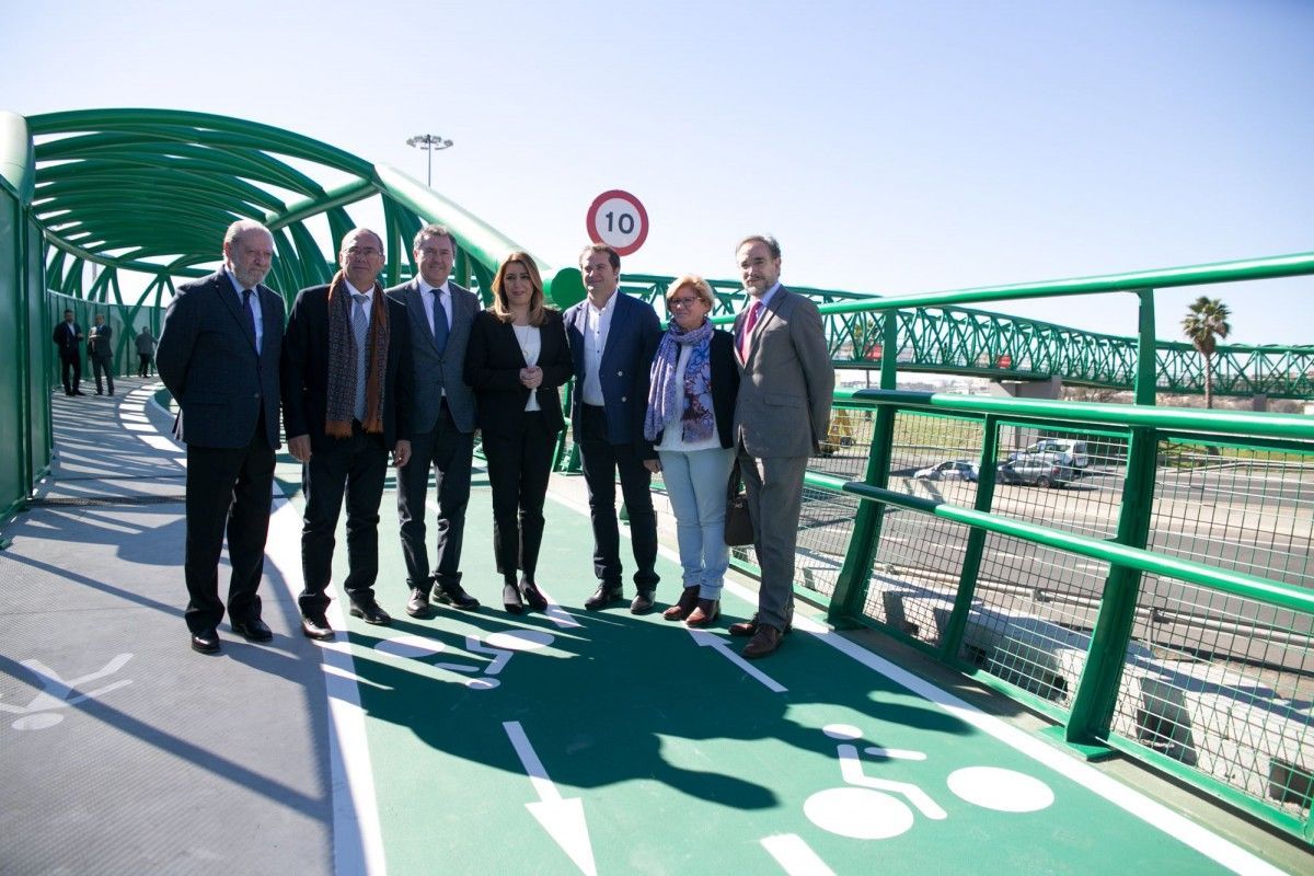 Una vía ciclista enlazará la nueva pasarela y el carril bici del puente metálico de San Juan con el parque Vega de Triana y el Charco de la Pava