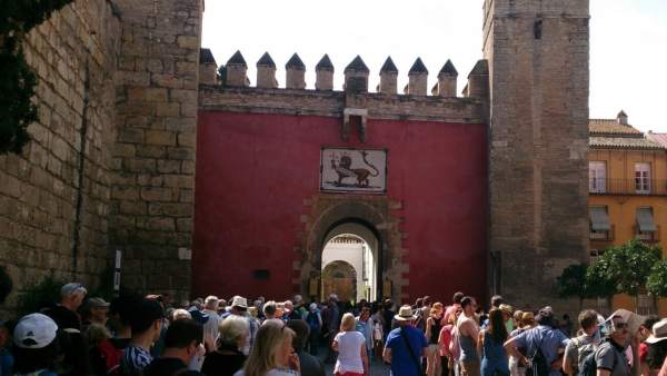 Colas para acceder al Real Alcázar