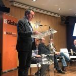 Espadas defiende en Barcelona su modelo de ciudad: movilidad sostenible y urbanismo de proximidad