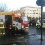 Herido un motorista tras caerle encima un árbol de grandes dimensiones mientras esperaba en un semáforo