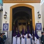 Explosión primaveral para encender la vela de la festividad