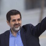 Puigdemont da un paso atrás y Jordi Sánchez, en prisión, será candidato a la investidura