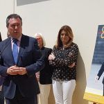 Sevilla rinde homenaje a Carmen Chacón rotulando una calle con su nombre
