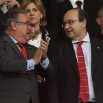 Los aficionados sevillistas silban al equipo tras la final y piden la dimisión de José Castro en el Wanda