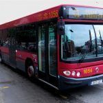 Una mujer herida grave al ser atropellada por un autobús en la Ronda de Triana