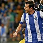 El representante de Marcano, al que pretende el Real Betis, niega un acuerdo con el Valencia CF