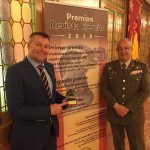 El urólogo sevillano Poyato Galán Premio de la Revista Ejército