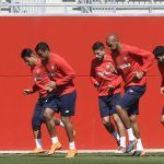 Corchia, que no juega desde el 20 de enero, se reintegra al trabajo con el grupo y Kjaer lo hacer de forma parcial