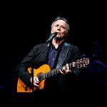 Serrat cuelga el cartel de “no hay billetes” para su concierto de este domingo en Fibes