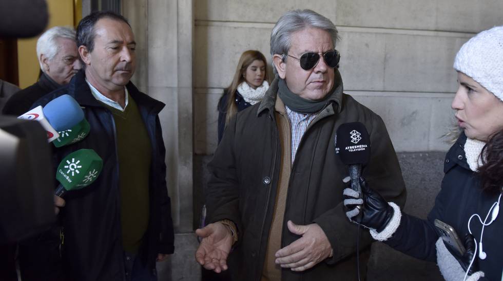 Enrique Filgueras, presidente de la Asociación Soldaridad Hispalense del Taxi, en una reciente comparecencia en los juzgados