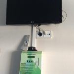 Clamor contra el injusto negocio de las televisiones de pago en los hospitales públicos