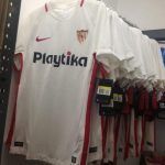 Pablo Machín ‘desvela’ en tuiter las que pueden ser nuevas camisetas del Sevilla FC para la próxima temporada