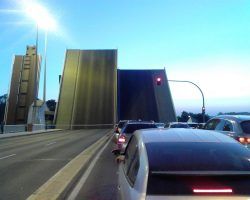 El puente de las Delicias cierra este viernes hasta septiembre sentido Sevilla