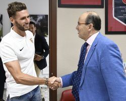 El Sevilla FC inscribe a Gnagnon y Sergi Gómez en la lista para la Liga Europa