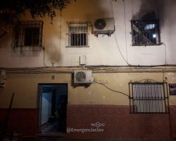 Dos bomberos heridos en el incendio de una vivienda en Torreblanca