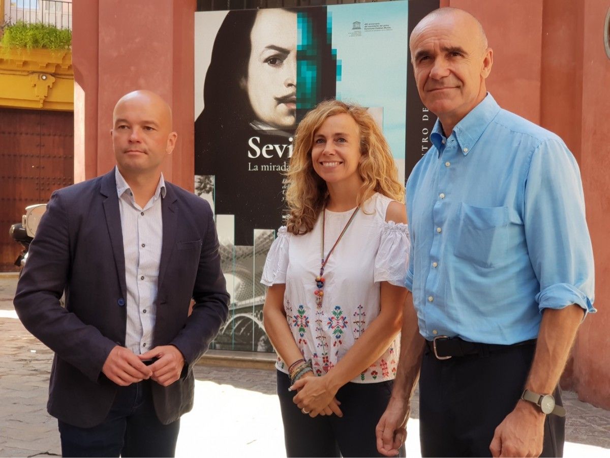 Las autoridades locales y autonómicas, hoy, en el acto de presentación del balance