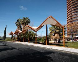 Los autobuses metropolitanos paran ya en la dársena de Torre Sevilla