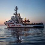 El gobierno autoriza a desembarcar en Barcelona a 59 inmigrantes del Open Arms