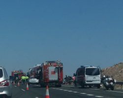 Al menos diez heridos en el choque entre un autobús y un camión en El Ronquillo