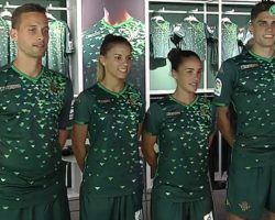 El Real Betis presenta la segunda equipación para la temporada 2018/19