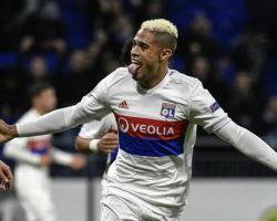 El Real Madrid hace oficial el fichaje de Mariano, que firma por cinco temporadas