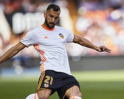 Martín Montoya se declara en rebeldía para forzar su traspaso al Betis