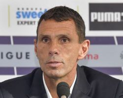 Poyet amenaza con dimitir del Girondins porque le venden a sus mejores jugadores