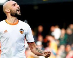 El Valencia rechaza una primera oferta de 15 millones de euros del Sevilla FC por Zaza