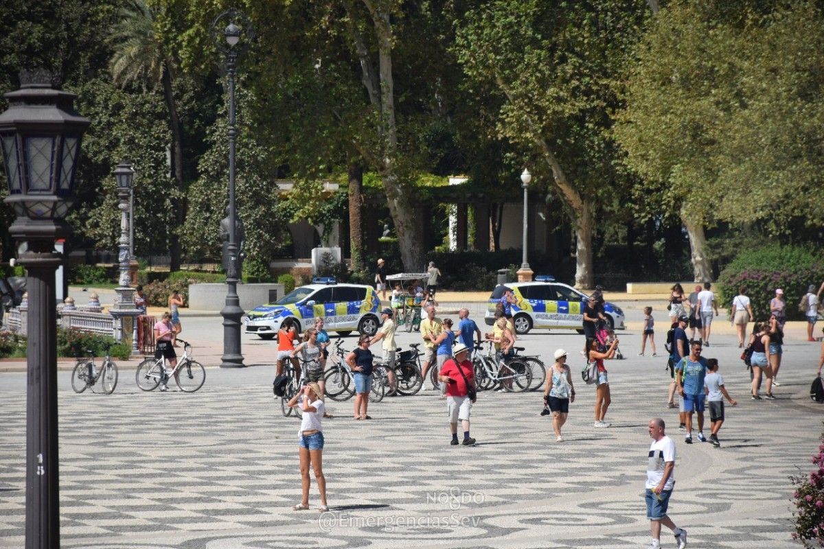 La Policia ha despejado de manteros e intervenido numerosos efectos 