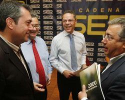 ¿ Quién enchufó a más personal en las empresas municipales, Zoido o Espadas?