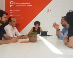 Millán pide a Espadas un calendario de “desconcentración” de servicios sociales en Macarena