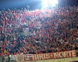 El Sevilla FC recuerda a sus socios que no pueden llevar bufandas de los Biris al Villamarín