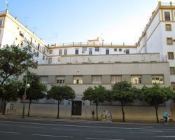 Vecinos en pie de guerra contra el Centro de Refugiados de la Ronda de Capuchinos
