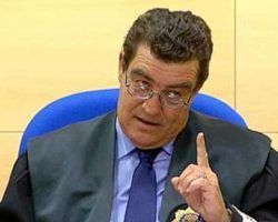 El juez Calatayud considera que es «demasiado pronto» para que niños de 12 años vayan al instituto