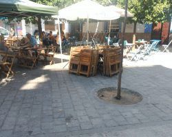 Urbanismo retira los veladores ilegales de la Plaza de los Terceros