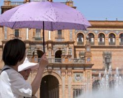 Sevilla no acusa el descenso del turismo en España y continúa creciendo