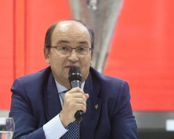 Castro: «Quiero defender a los míos, a Caparrós, a Marchena, a Gallardo, a toda la dirección deportiva y al entrenador»
