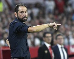 Machín: «Ha sido una noche redonda para que disfruten los sevillistas»